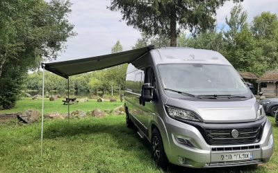 Le fourgon de Lucie et Hervé – All in van serenity