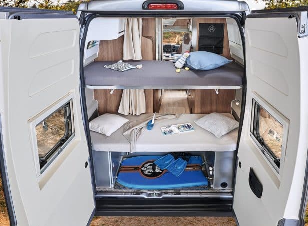 interieur-lit4 camping car caravane Remiremont